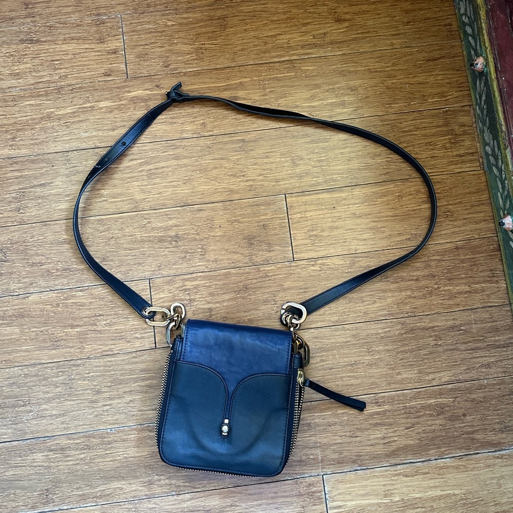 Pour la Victoire navy and black crossbody.